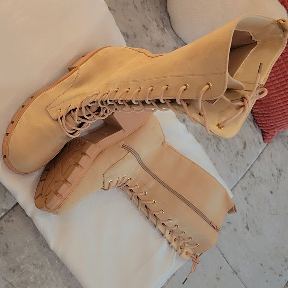 Stylish Tan Lace-Up Women's Boots
